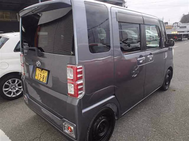 TOYOTA PIXIS MEGA
