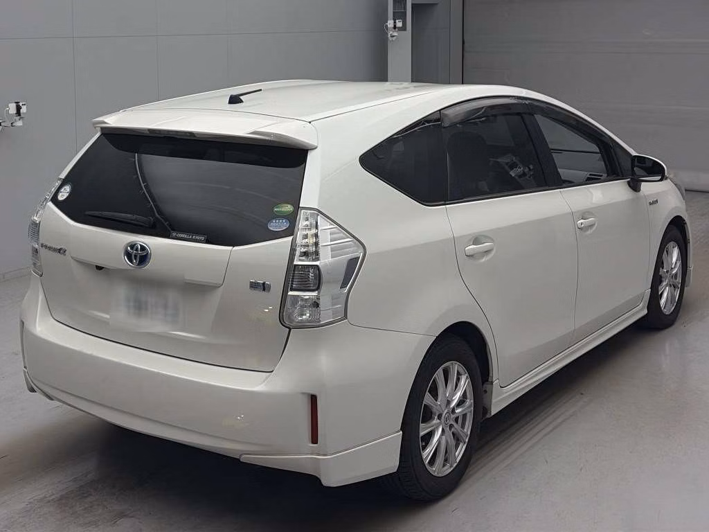 TOYOTA PRIUS ALPHA