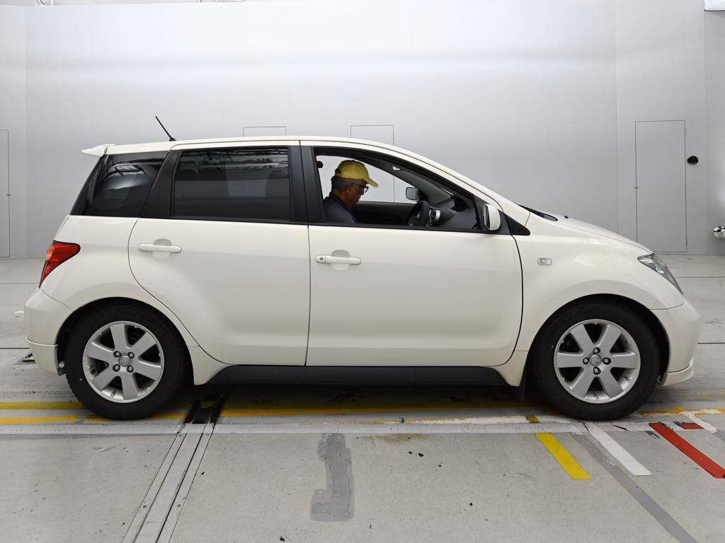 TOYOTA IST