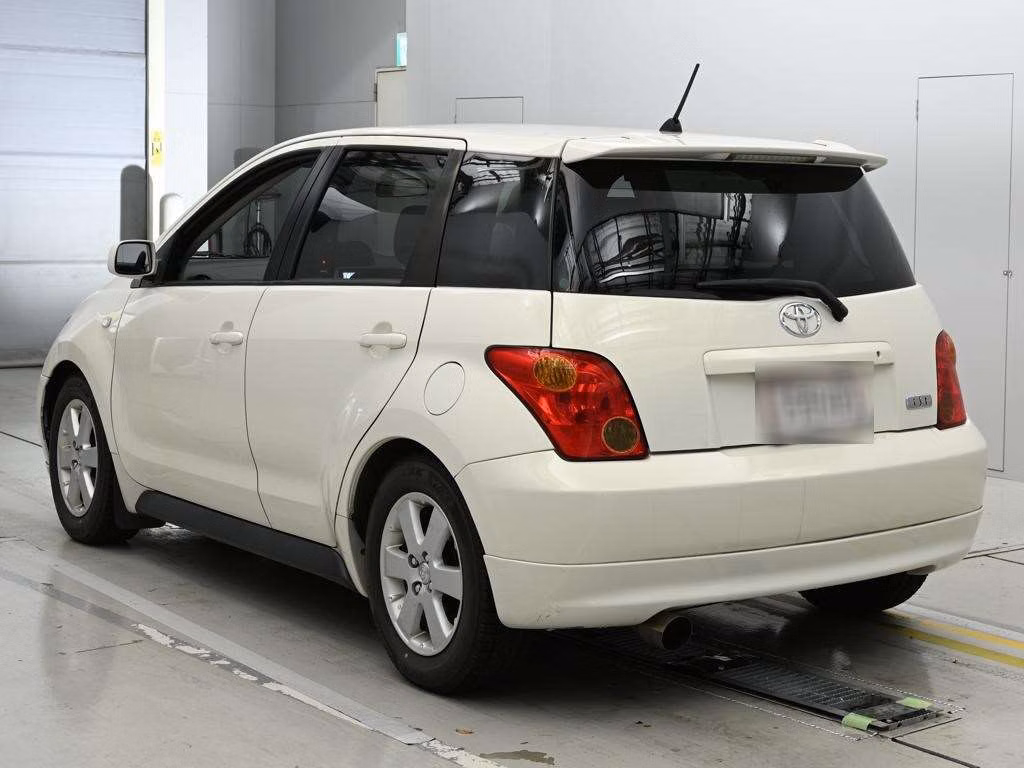 TOYOTA IST