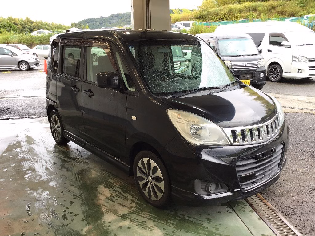 MITSUBISHI DELICA D:2