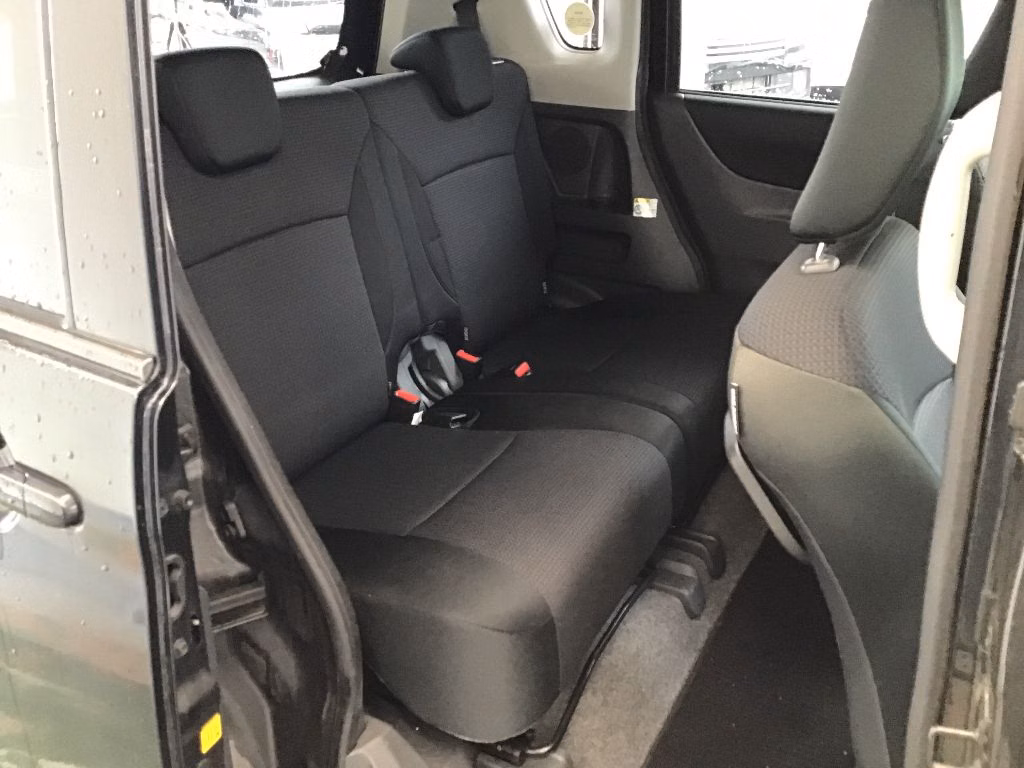 MITSUBISHI DELICA D:2