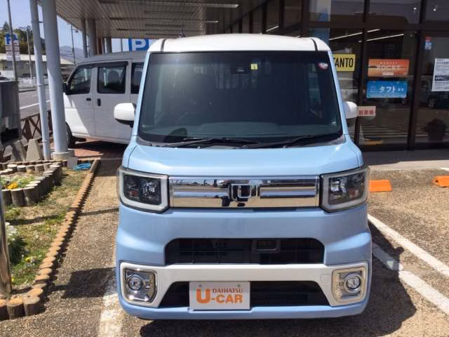 DAIHATSU WAKE