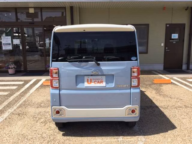 DAIHATSU WAKE