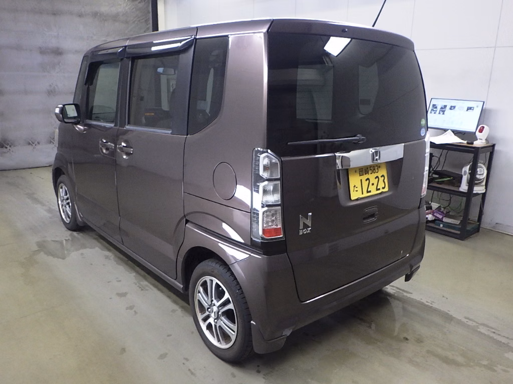 HONDA N-BOX