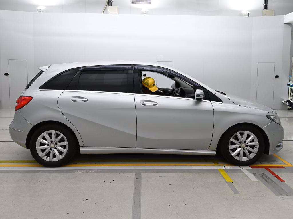 MERCEDES-BENZ B-CLASS