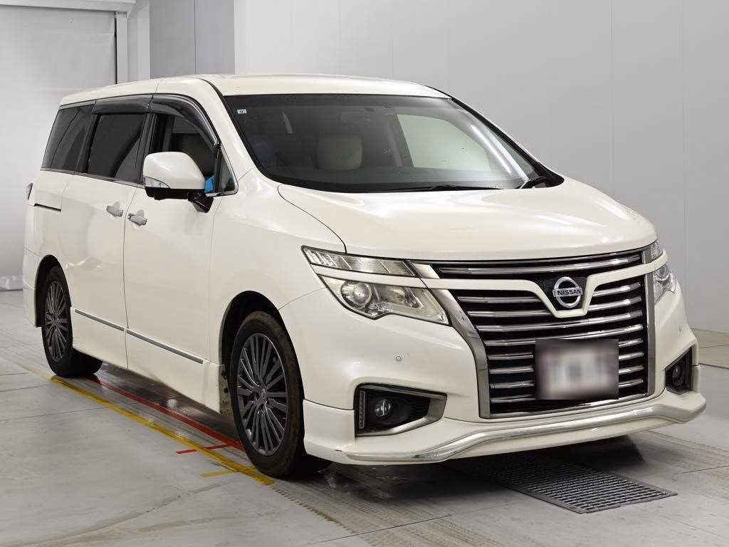 NISSAN ELGRAND