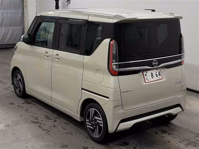 NISSAN ROOX