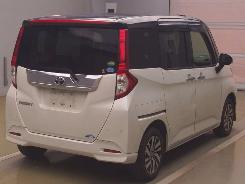 TOYOTA ROOMY