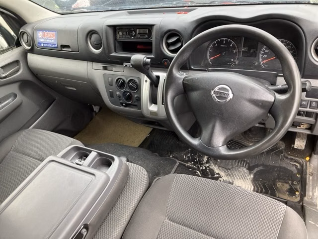 NISSAN NV350 CARAVAN
