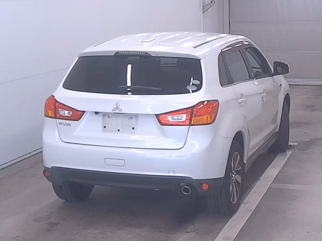 MITSUBISHI RVR