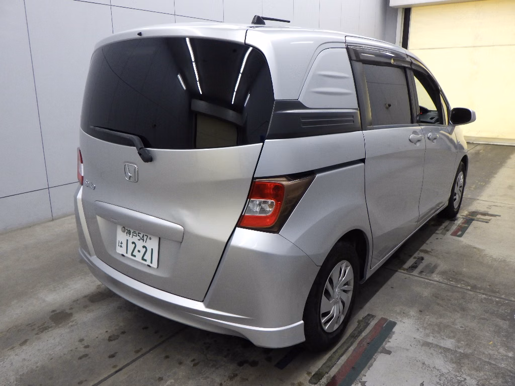 HONDA FREED SPIKE