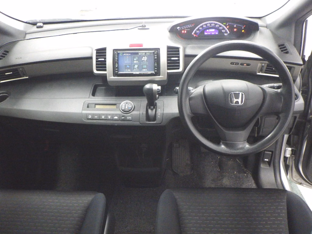 HONDA FREED SPIKE