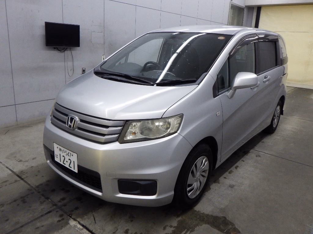 HONDA FREED SPIKE