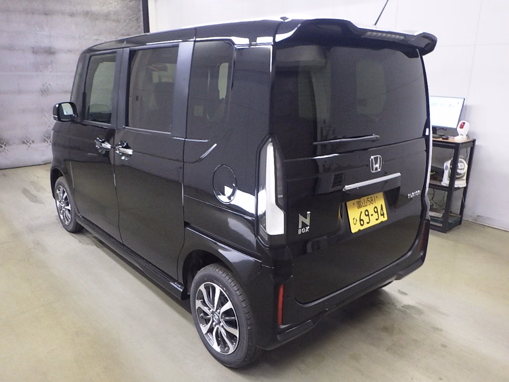 HONDA N-BOX
