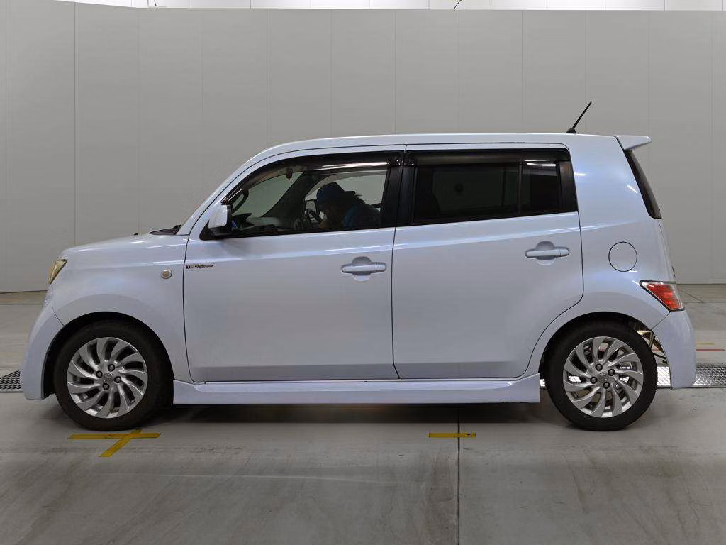 TOYOTA BB