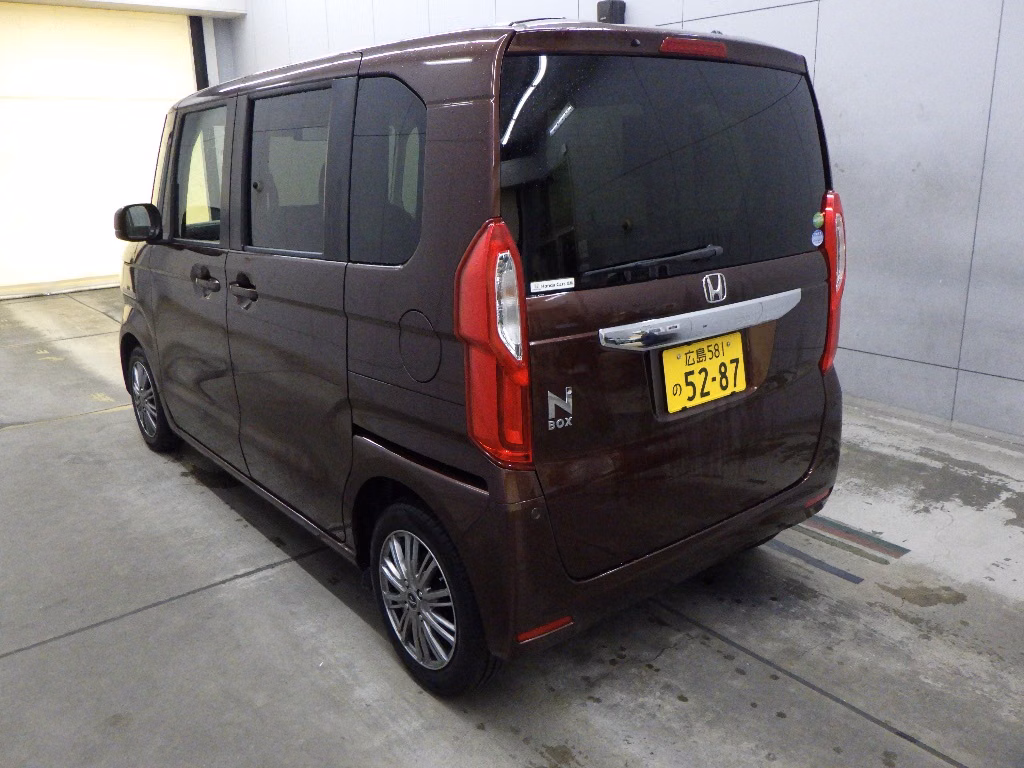 HONDA N-BOX