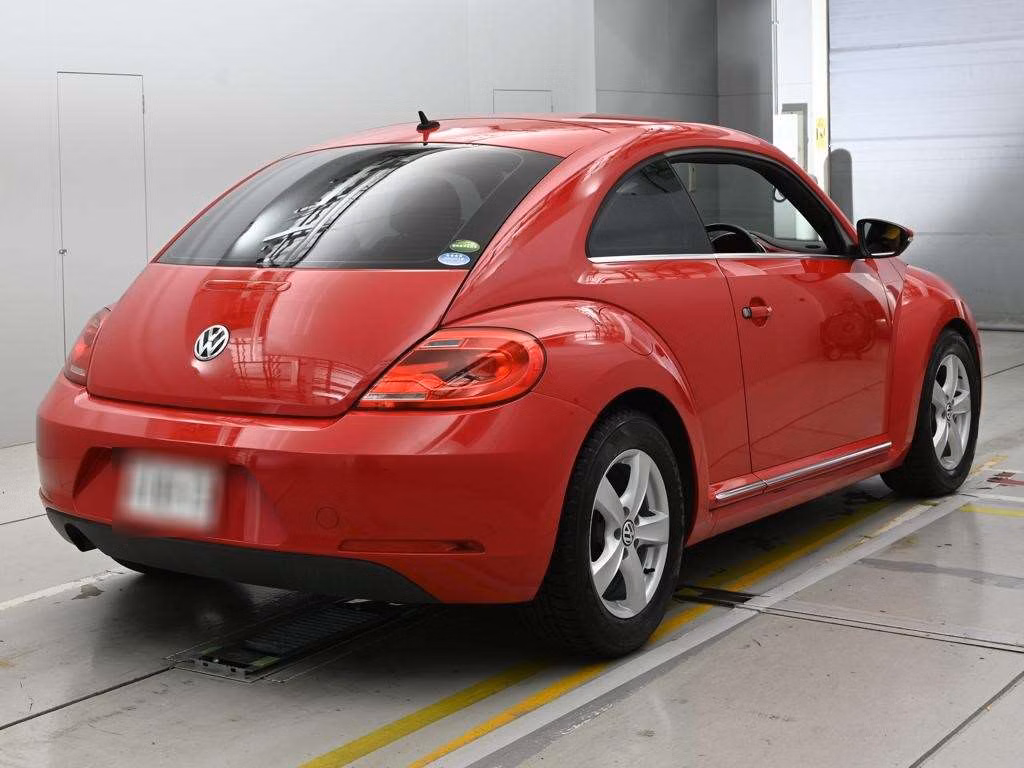 VOLKSWAGEN BEETLE
