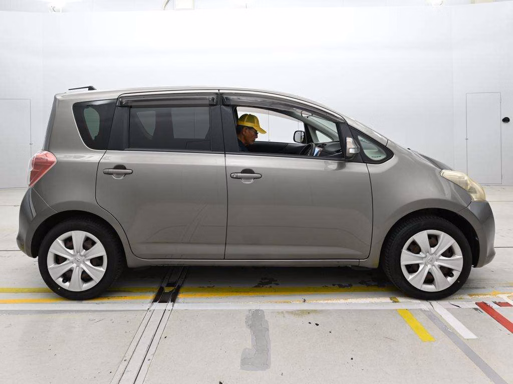 TOYOTA RACTIS