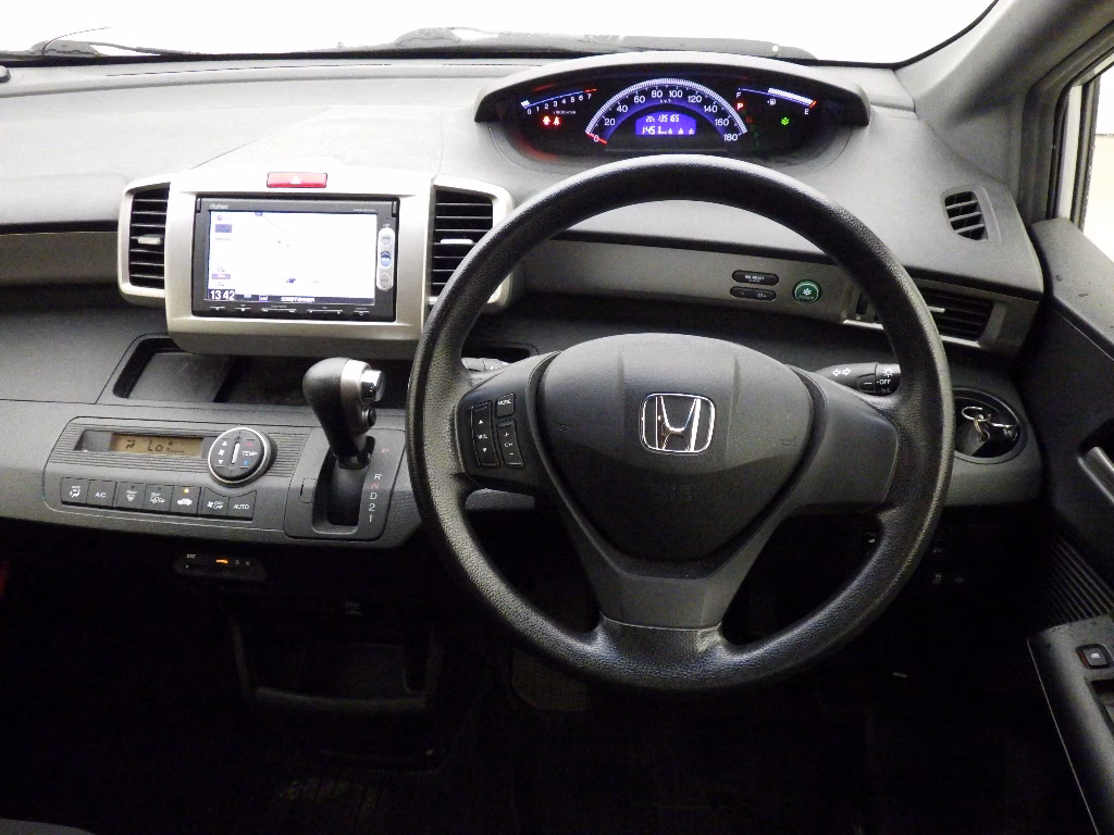 HONDA FREED SPIKE