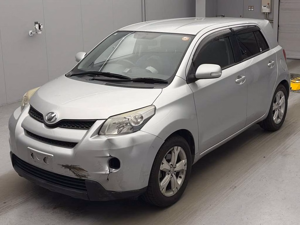 TOYOTA IST