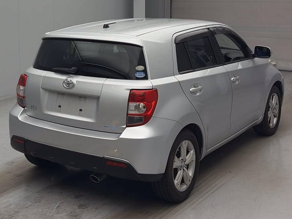 TOYOTA IST