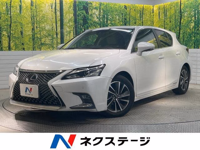 Lexus CT200h