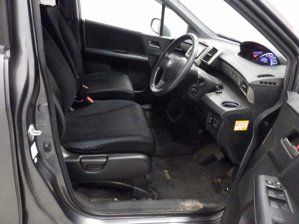 HONDA FREED SPIKE