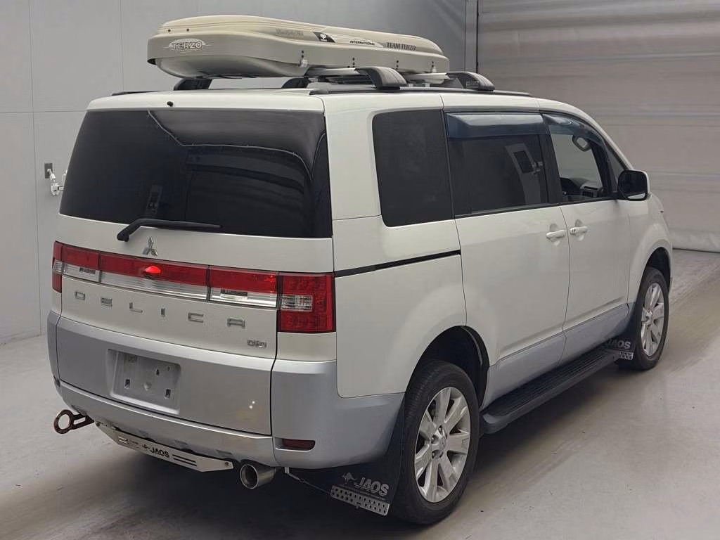 MITSUBISHI DELICA D:5