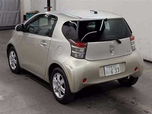 TOYOTA IQ