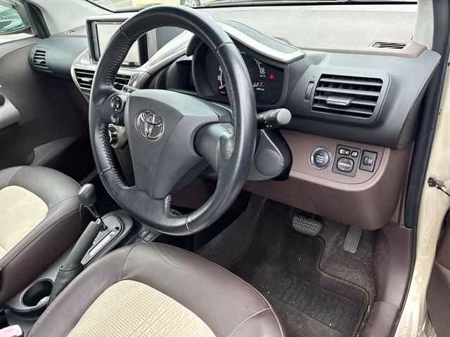 TOYOTA IQ