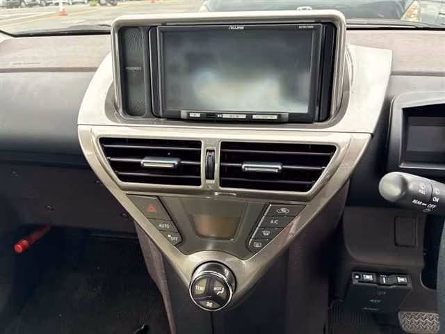 TOYOTA IQ