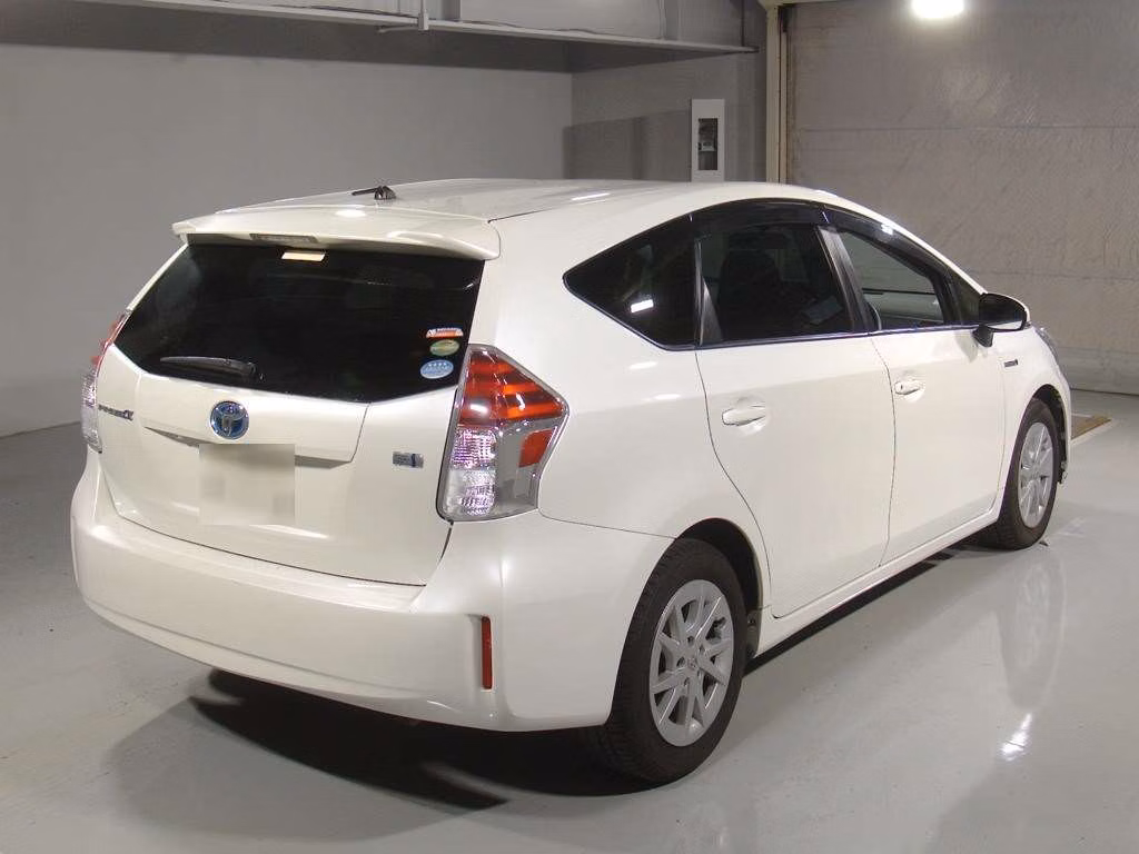 TOYOTA PRIUS ALPHA
