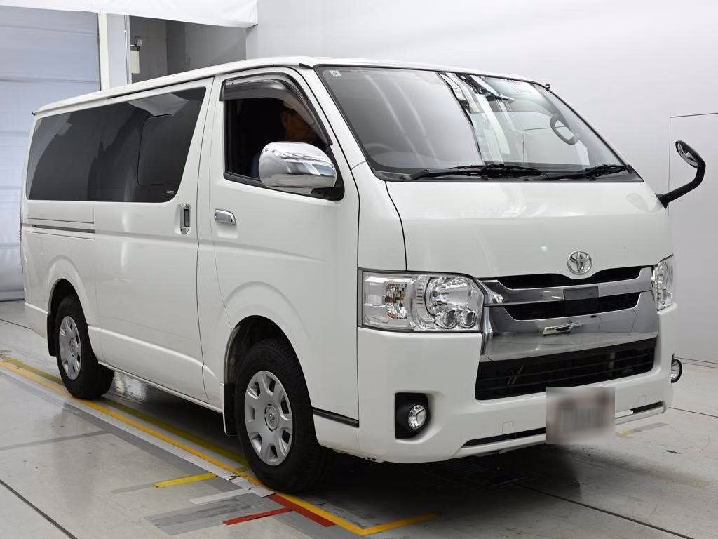 TOYOTA REGIUS ACE
