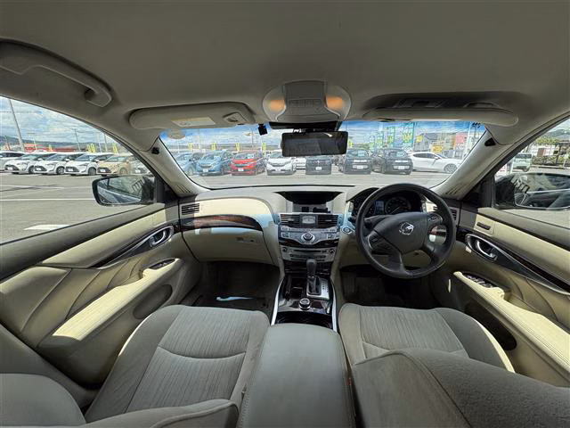 NISSAN FUGA