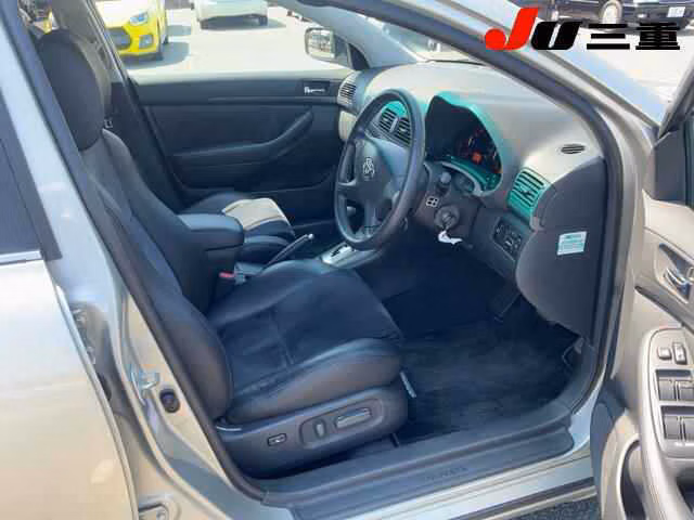 TOYOTA AVENSIS