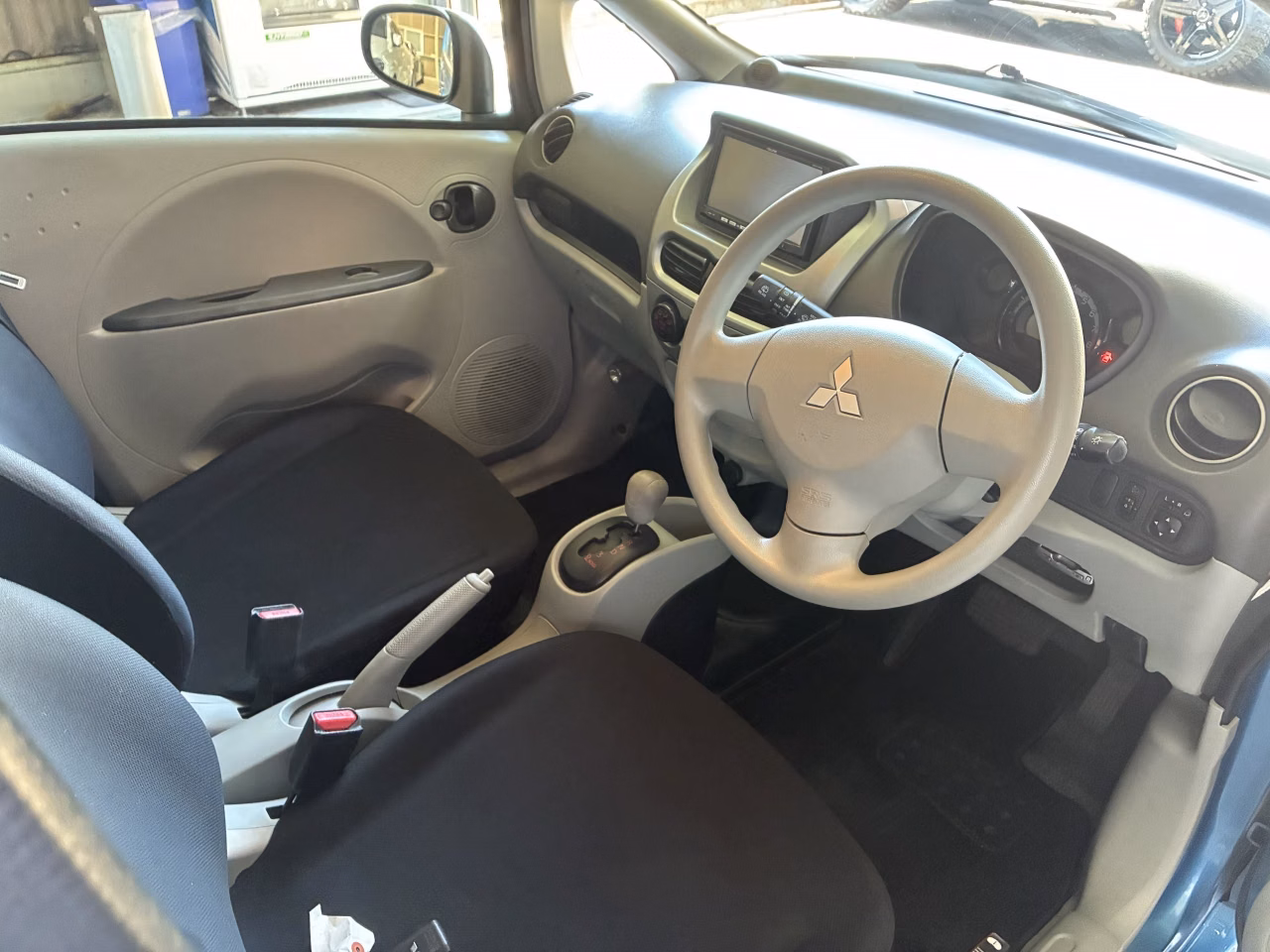 MITSUBISHI I