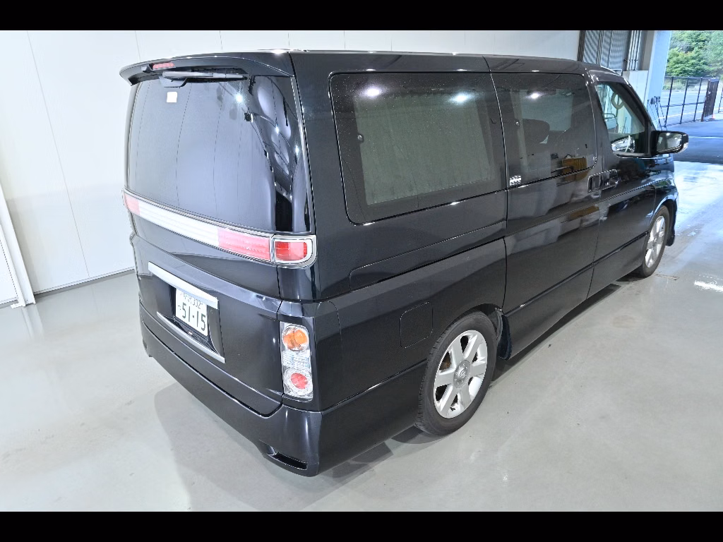 NISSAN ELGRAND