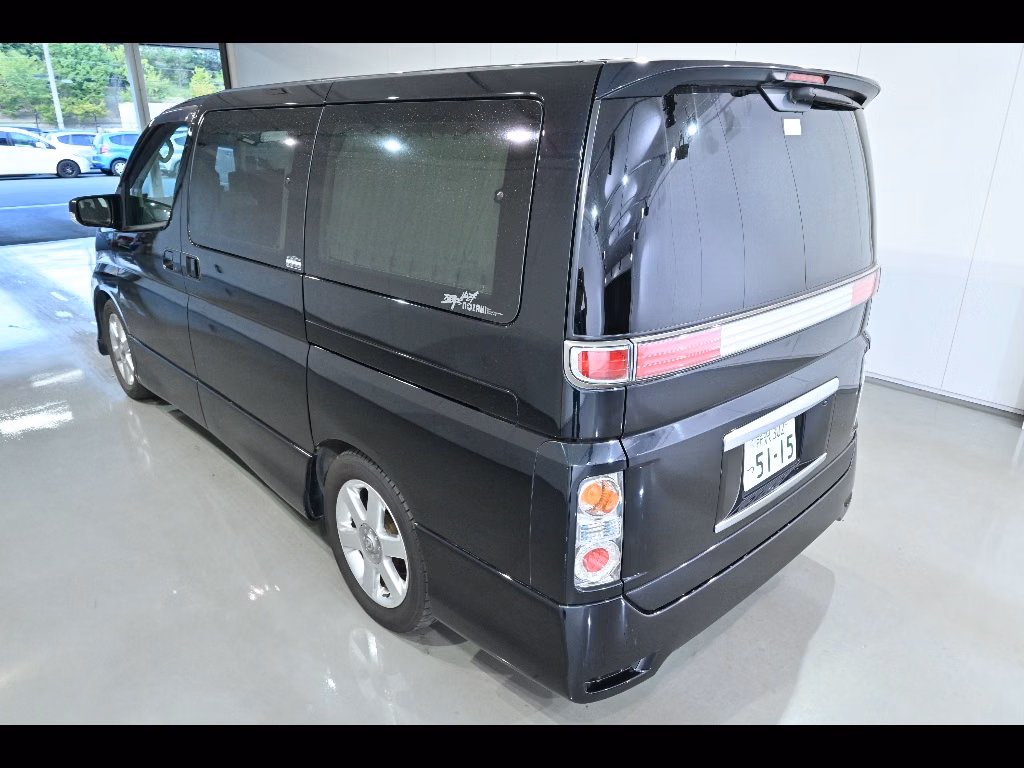 NISSAN ELGRAND
