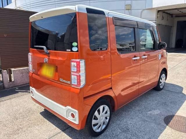 DAIHATSU WAKE