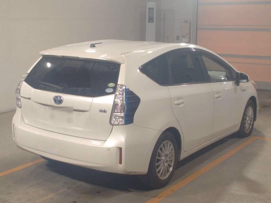 TOYOTA PRIUS ALPHA