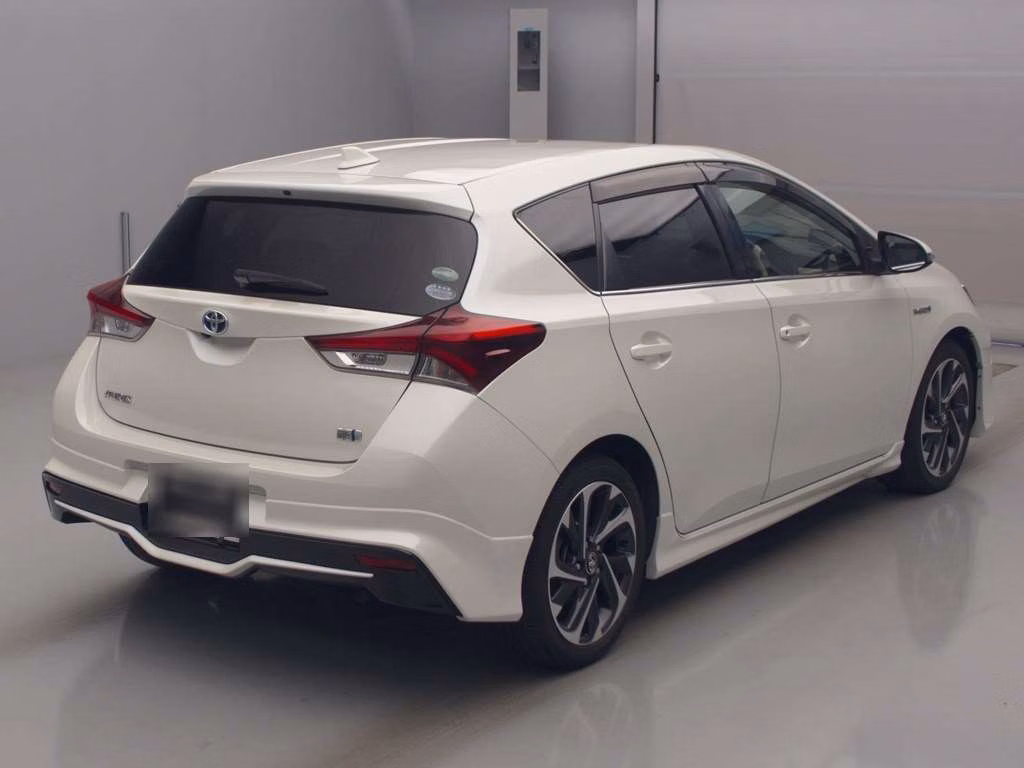TOYOTA AURIS