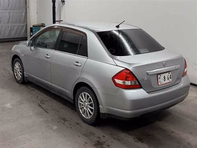 NISSAN TIIDA LATIO