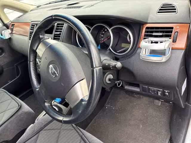 NISSAN TIIDA LATIO