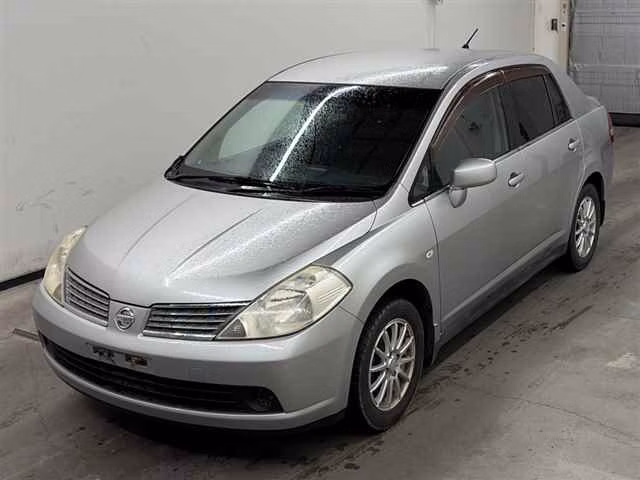NISSAN TIIDA LATIO