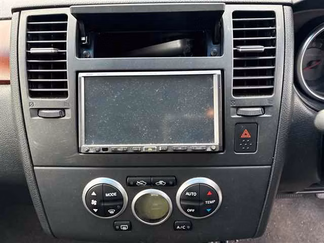 NISSAN TIIDA LATIO