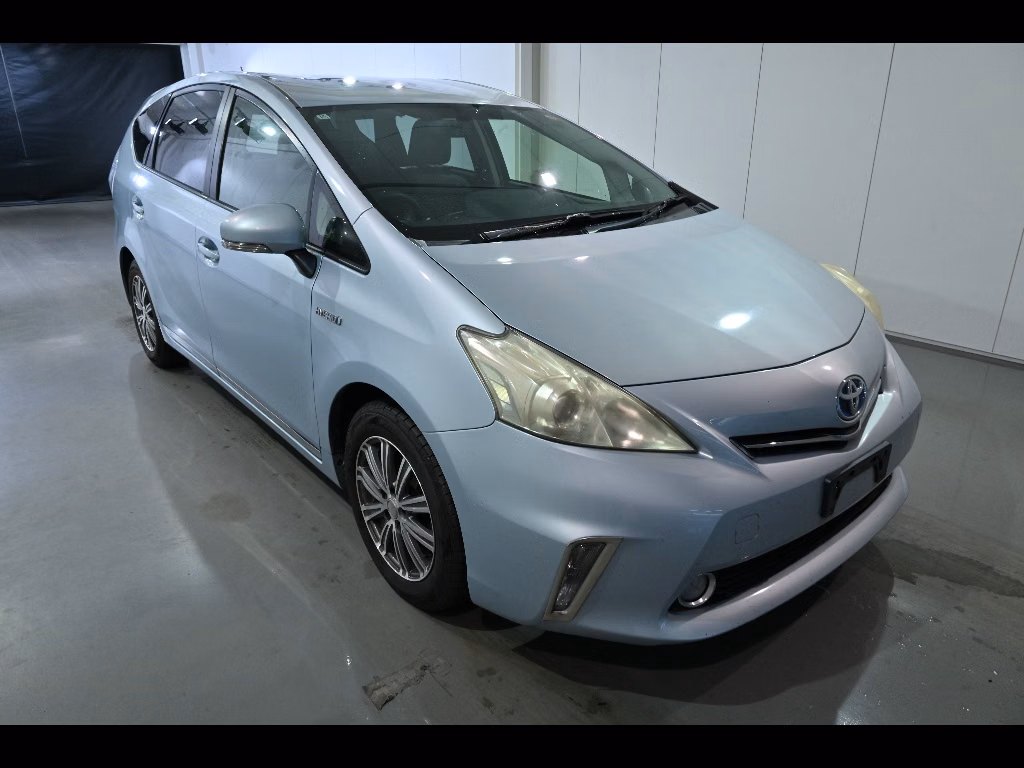 TOYOTA PRIUS ALPHA