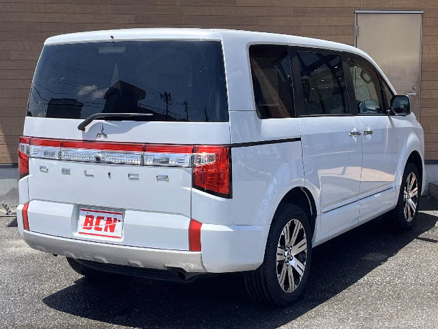 MITSUBISHI DELICA D:5