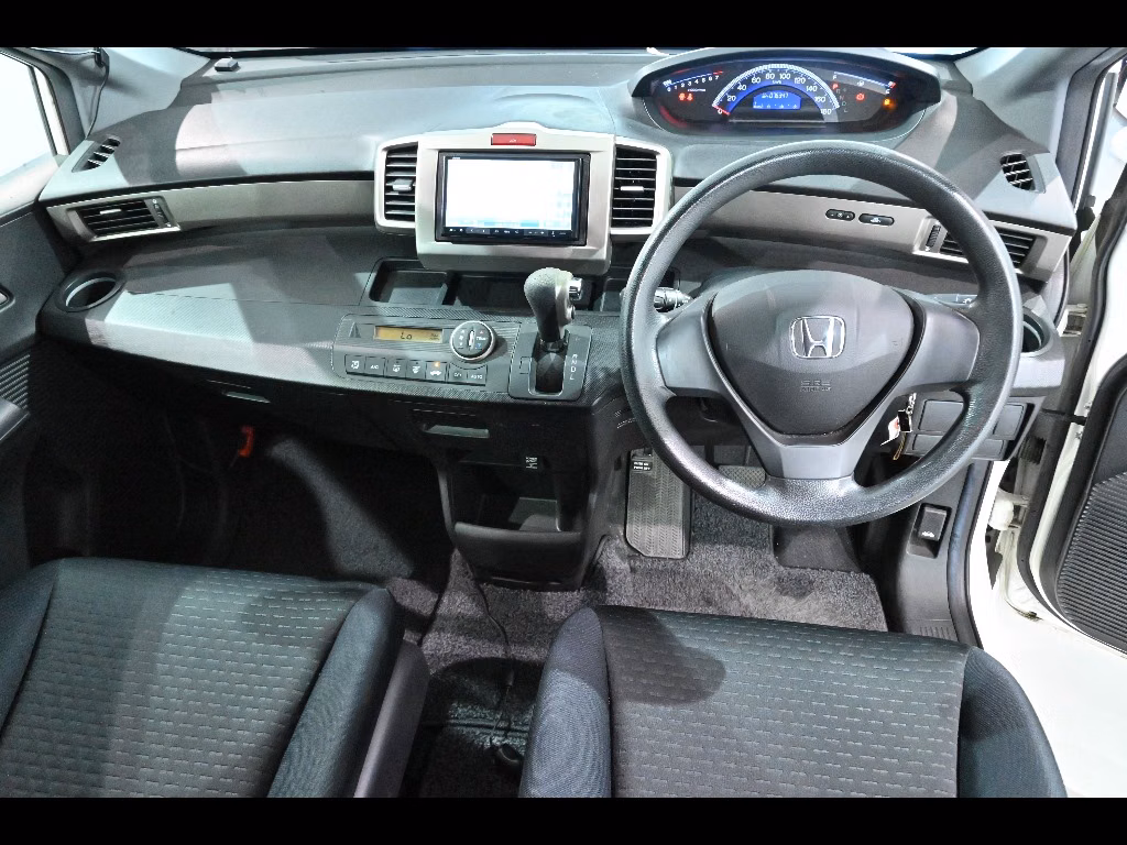 HONDA FREED SPIKE