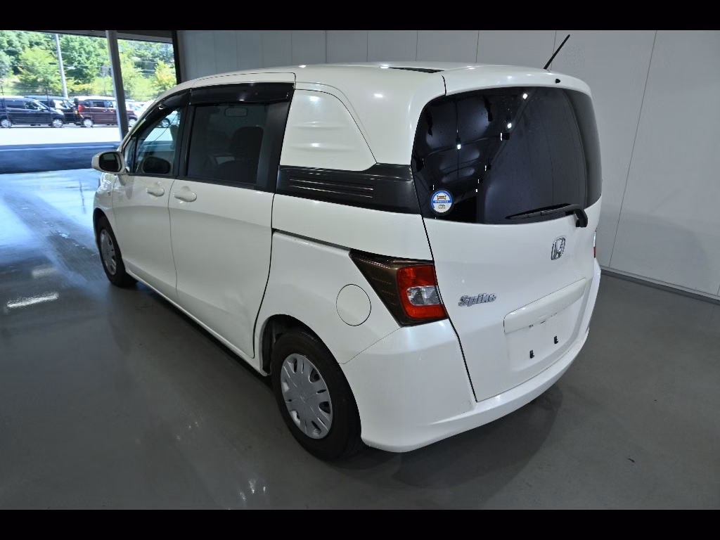 HONDA FREED SPIKE